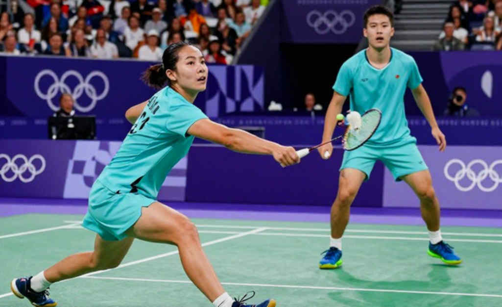 ক্যাপশনে বাডমিন্টন, খাতায় সেপাক তাকরাউ: হ্যানয়ের ৪৮ মাসের বোনাস-ঋণ
